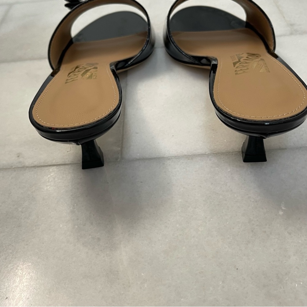 Salvatore Ferragamo Ginostra Sandals. Women’s size 9. NWT/NIB. - Picture 11 of 12